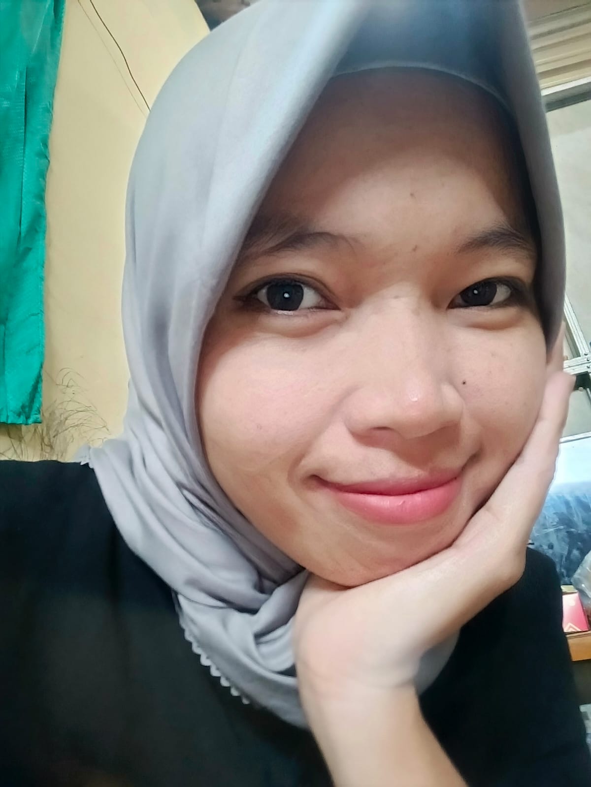 Ibu Sri Wahyuni